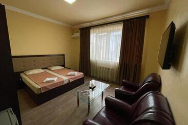 هاستل Mbm Hotel Yerevan