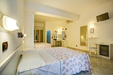 Ancora Hotel & Residence