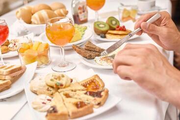 Ancora Hotel & Residence