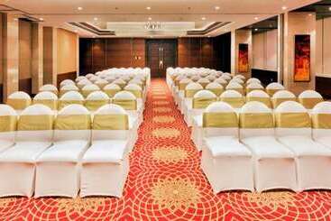 Lemon Tree Hotel Lucknow