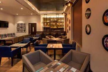 Lemon Tree Hotel Lucknow