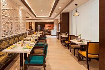 Lemon Tree Hotel Lucknow