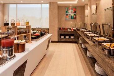 Lemon Tree Hotel Lucknow