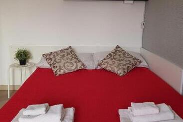 تختخواب و صبحانه Apartment In Salerno Parco