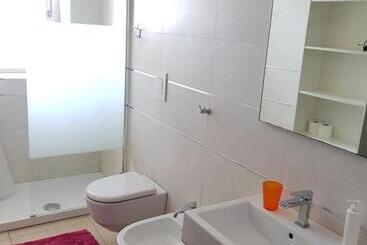 تختخواب و صبحانه Apartment In Salerno Parco