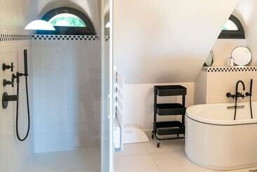 تختخواب و صبحانه New Cottage & Spa De Nage Guesthouse