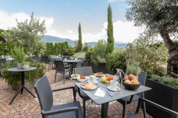 هتل Lingers Suites & Residence