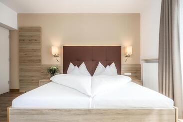 هتل Lingers Suites & Residence