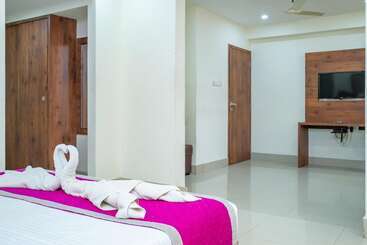 هتل Nexstay Crystal Residency