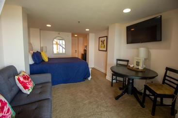 Otter Beach Lodges