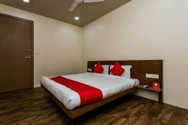 Oyo 11929 Hotel Ridhi Sidhi