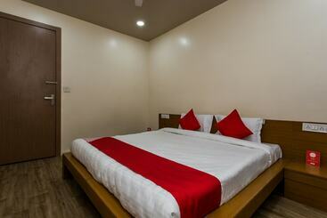 Oyo 11929 Hotel Ridhi Sidhi