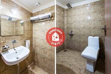 Oyo 11929 Hotel Ridhi Sidhi