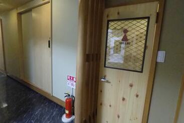 پانسیون Narita Sando Guesthouse