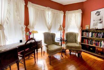 تختخواب و صبحانه Magnolia House Inn
