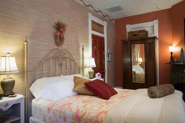 تختخواب و صبحانه Magnolia House Inn