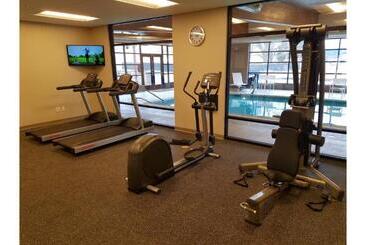 هتل Country Inn & Suites By Radisson, Lawrence, Ks