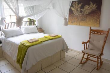 پانسیون C Mew Guest House