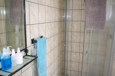 پانسیون C Mew Guest House