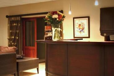 هتل Mondior Manor Guest House