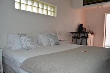 پانسیون Villelodge Accommodation
