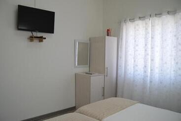 پانسیون Villelodge Accommodation