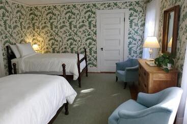 فندق صغير Harbourside Inn