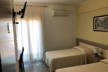 هاستل Hostal Internacional