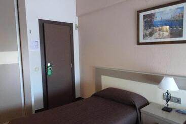هاستل Hostal Internacional