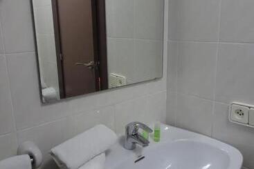 هاستل Hostal Internacional