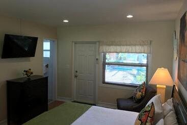 Harborside Motel & Marina
