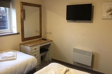 هتل Alcester Inn