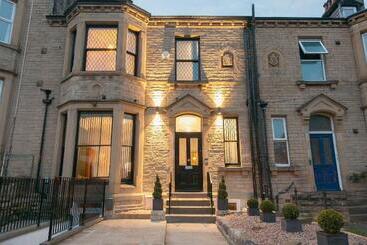 هتل Townhouse No 12