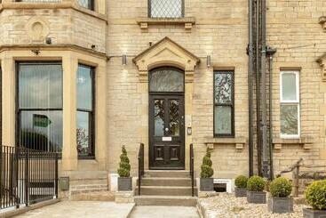هتل Townhouse No 12