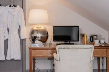 هتل Townhouse No 12