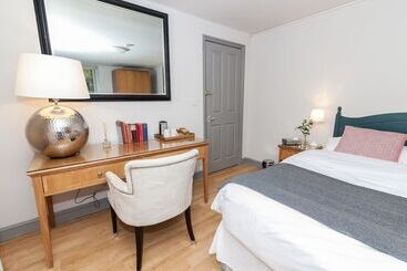 هتل Townhouse No 12