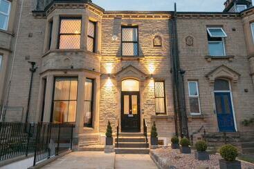 هتل Townhouse No 12