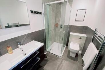 פנסיון Ravenscraig Guest House