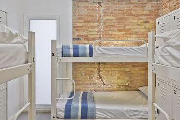 هاستل Hola Hostal Collblanc