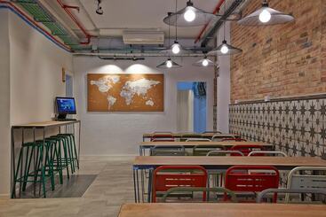 هاستل Hola Hostal Collblanc