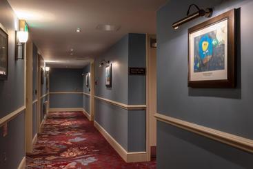هتل Thomas Ingoldsby Wetherspoon