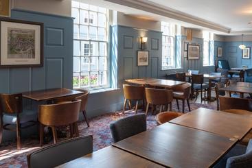 هتل Thomas Ingoldsby Wetherspoon