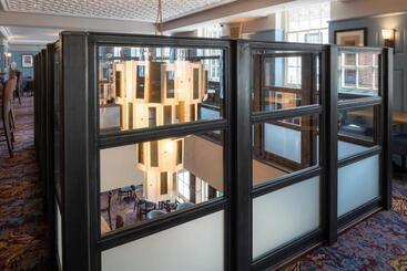هتل Thomas Ingoldsby Wetherspoon