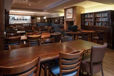 هتل Thomas Ingoldsby Wetherspoon