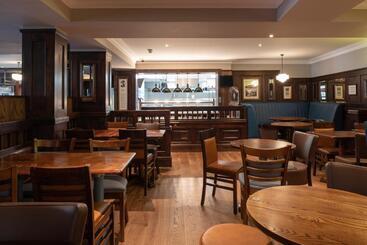 هتل Thomas Ingoldsby Wetherspoon