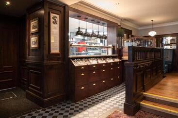 هتل Thomas Ingoldsby Wetherspoon