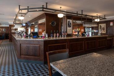 هتل Thomas Ingoldsby Wetherspoon