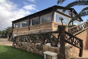 هتل Agroturismo Es Gallicant