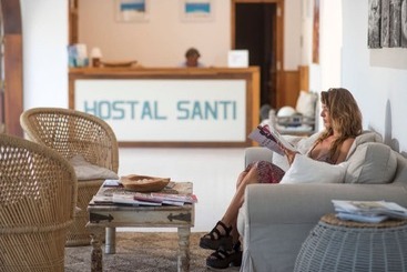 هتل Hostal Santi