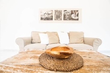 هتل Hostal Santi